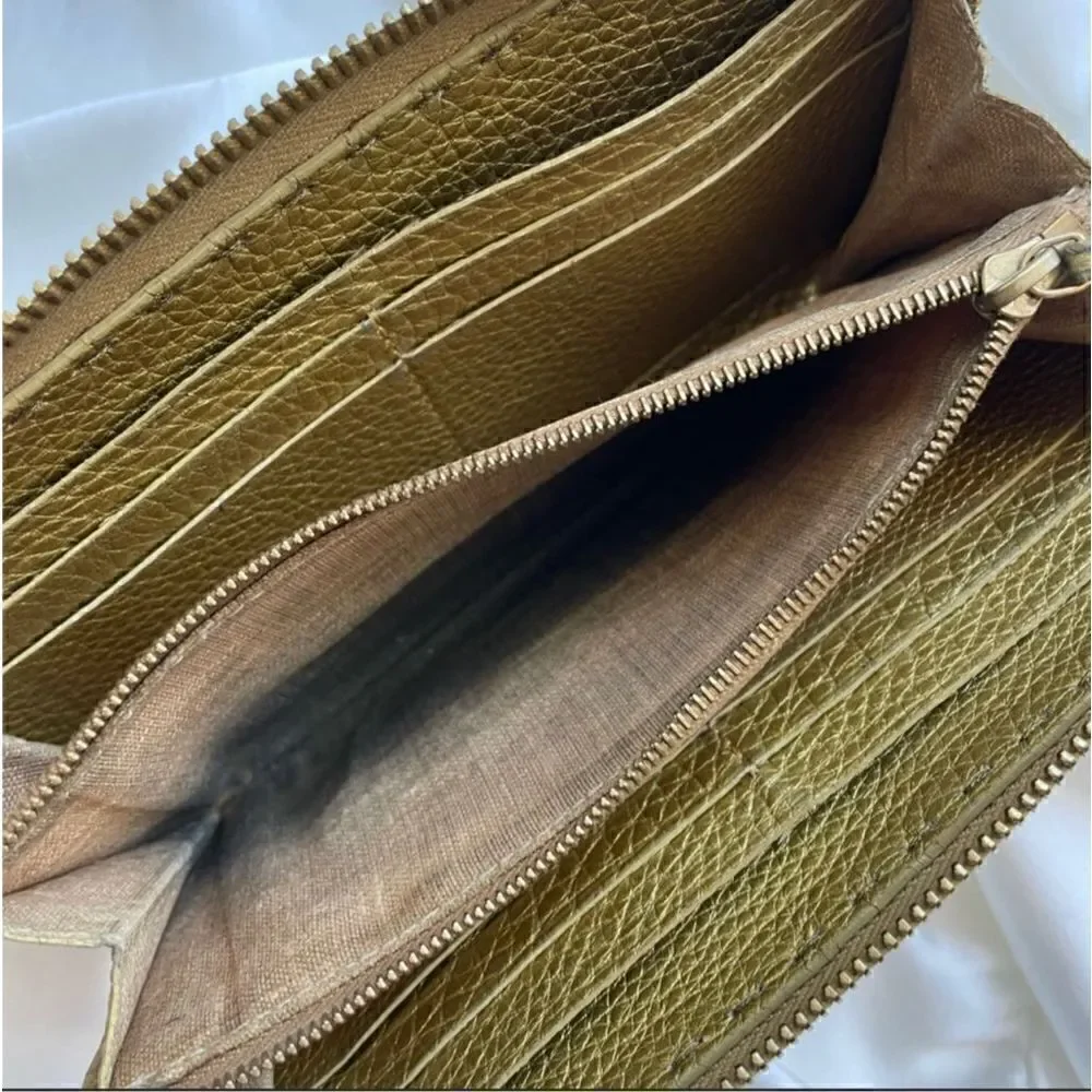 Fendi- Zip Around Wallet- Gold